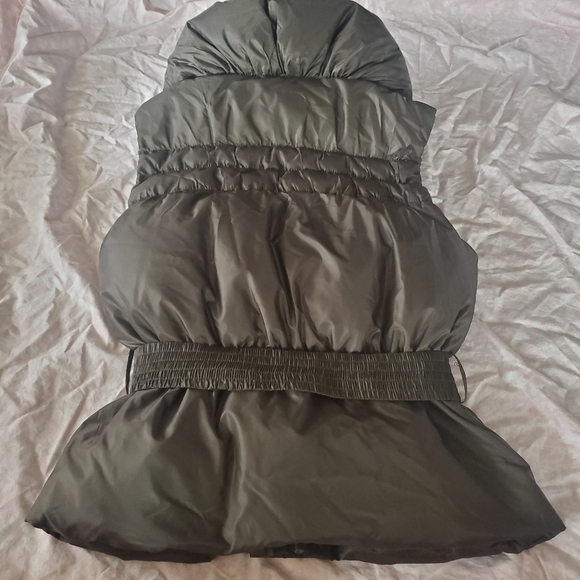 Vest - Picture 10 of 15